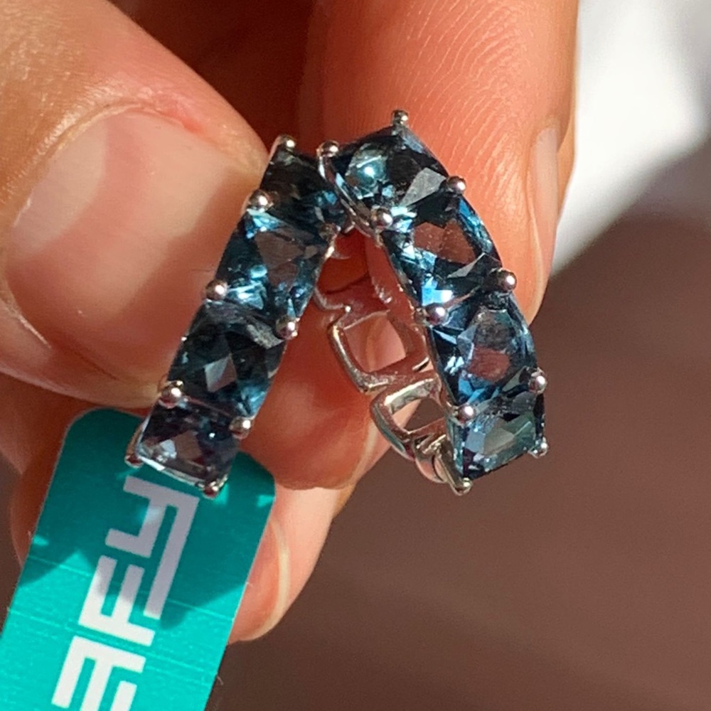 14k Effy gold earrings with Blue topaz stones -new!